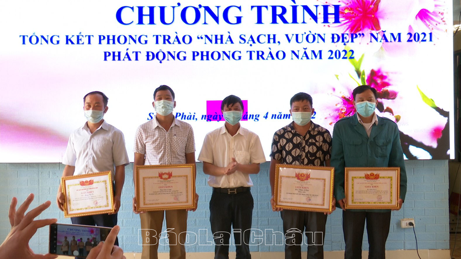 Nhân rộng phong trào “nhà sạch, vườn đẹp’’